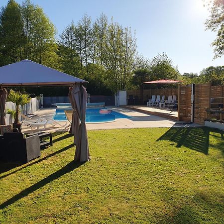 Luxury Safari Tents At Moulin Du Pommier Glamping & Camping Saulgond Esterno foto