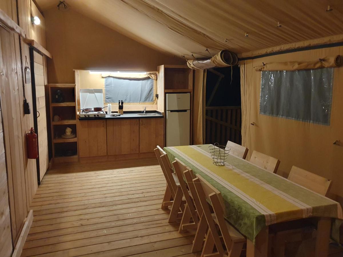 Luxury Safari Tents At Moulin Du Pommier Glamping & Camping Saulgond Esterno foto