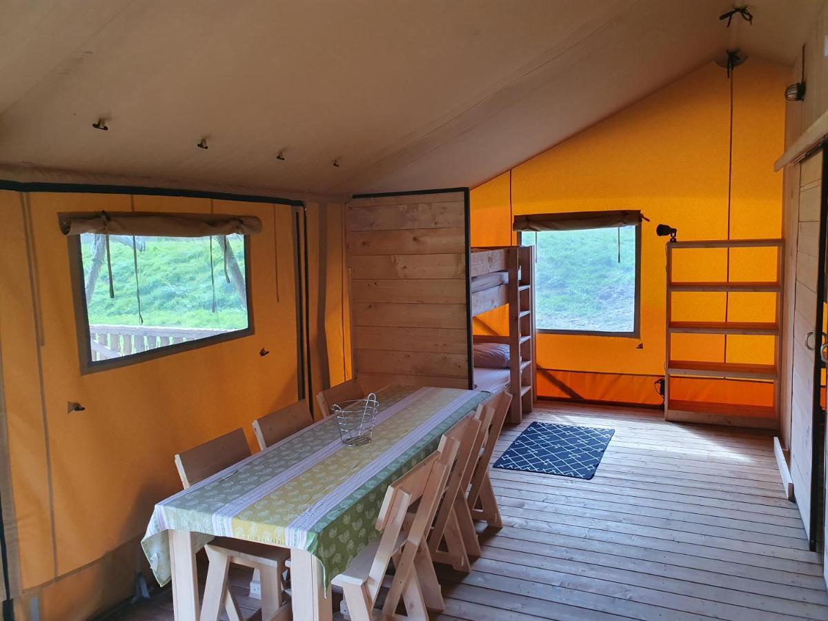 Luxury Safari Tents At Moulin Du Pommier Glamping & Camping Saulgond Esterno foto