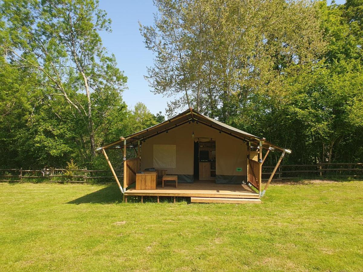 Luxury Safari Tents At Moulin Du Pommier Glamping & Camping Saulgond Esterno foto