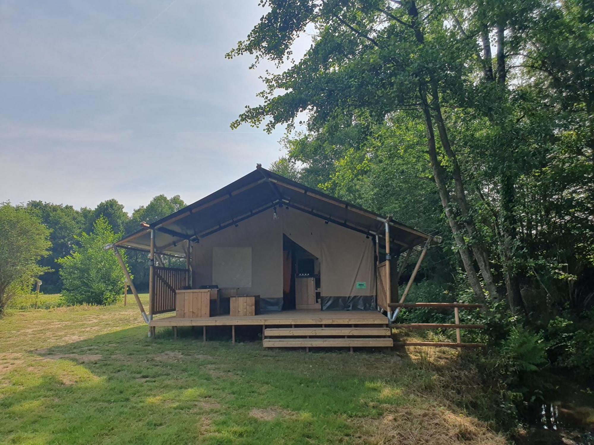 Luxury Safari Tents At Moulin Du Pommier Glamping & Camping Saulgond Esterno foto