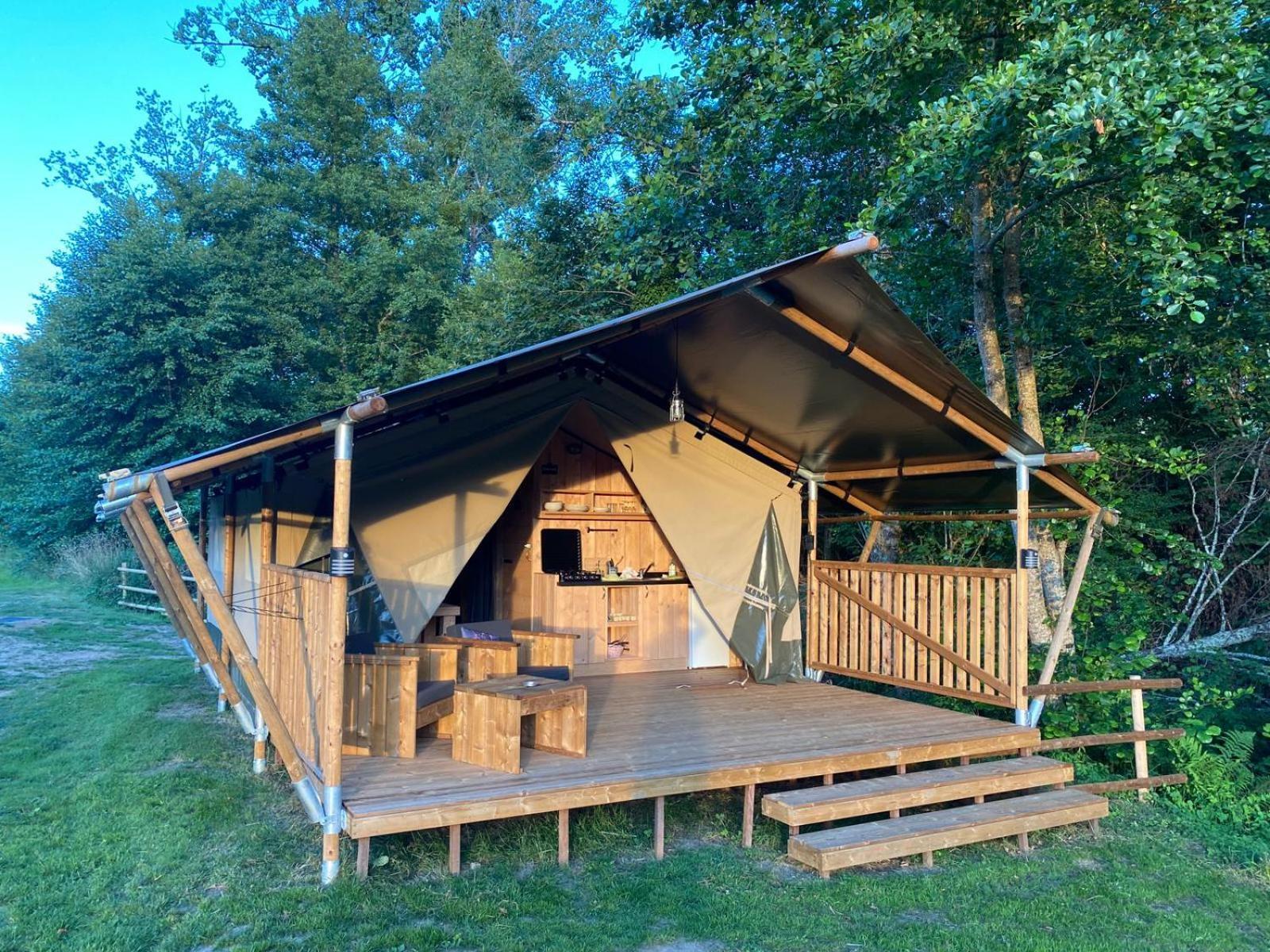 Luxury Safari Tents At Moulin Du Pommier Glamping & Camping Saulgond Esterno foto
