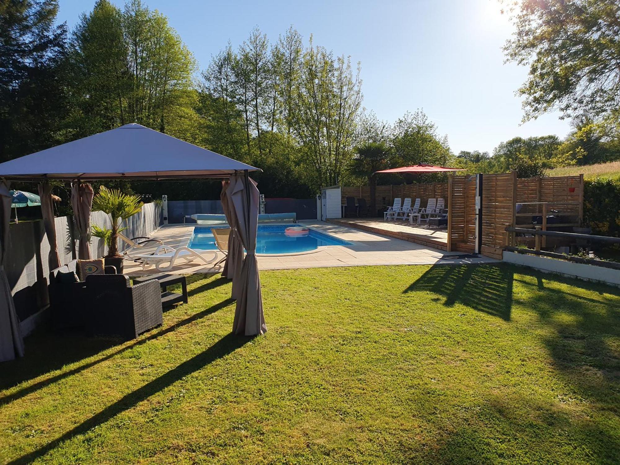 Luxury Safari Tents At Moulin Du Pommier Glamping & Camping Saulgond Esterno foto